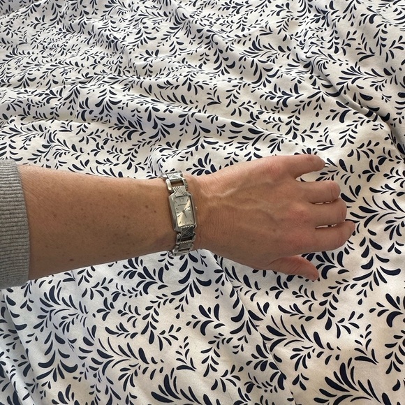 Burberry Heritage Luxury Womens Square Watch Beige Dial BU4212 7” - Picture 15 of 15